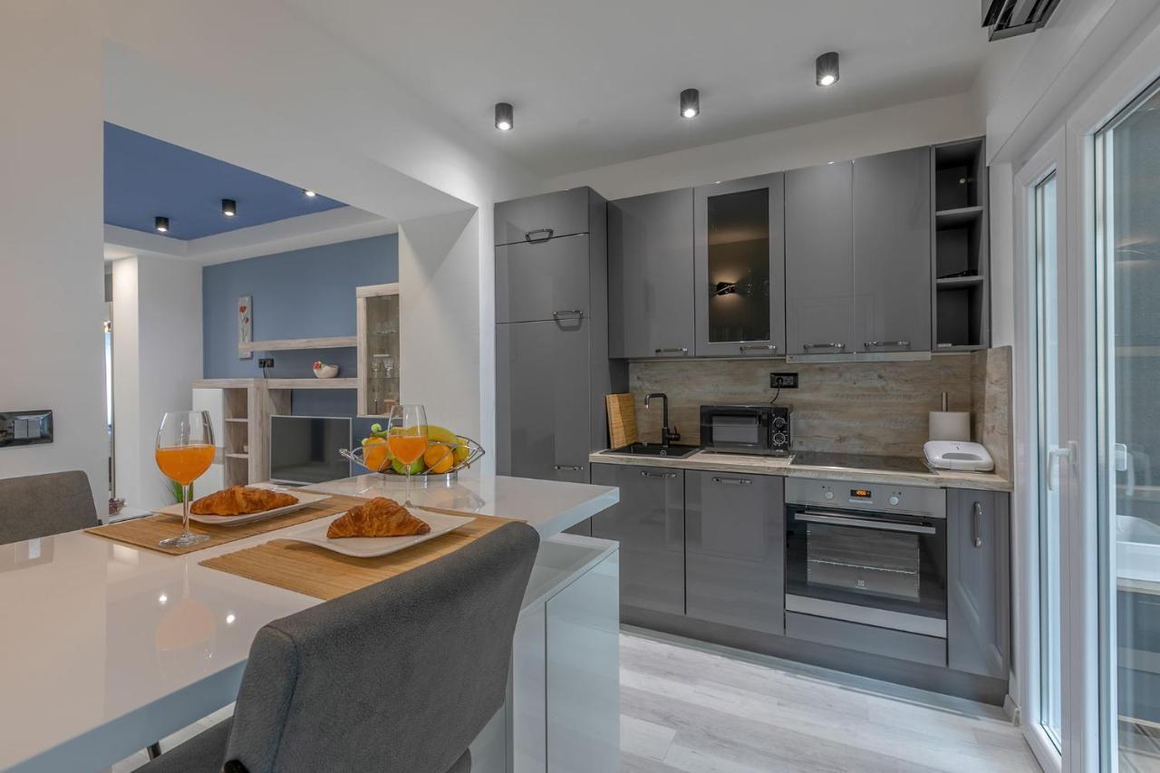 Arena Blue Dream - Modern Apartment With Terrace Pula Exterior photo