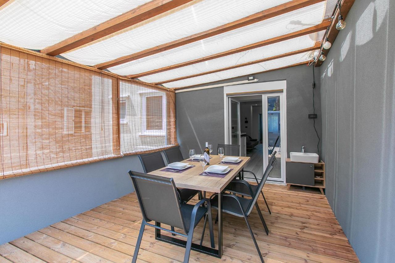 Arena Blue Dream - Modern Apartment With Terrace Pula Exterior photo